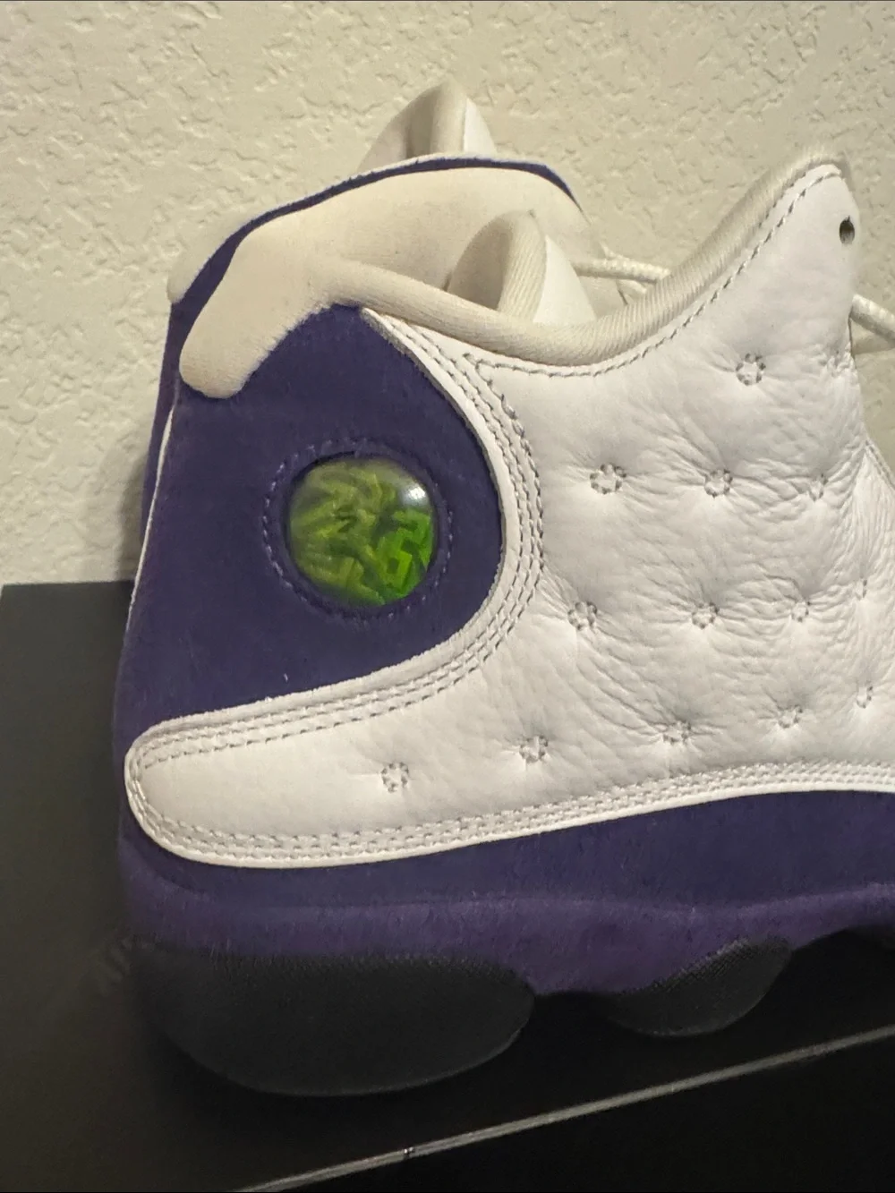 Jordan 13 retro White and Black Basketball Sneakers - Size US 12 lakers